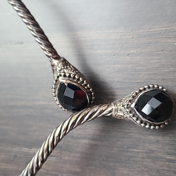Beautiful black stone necklace - Picture 2 of 4